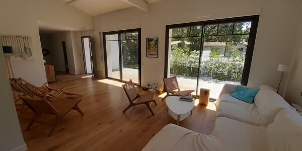 Belle villa moderne rénovée avec piscine à Arcachon / Moulleau