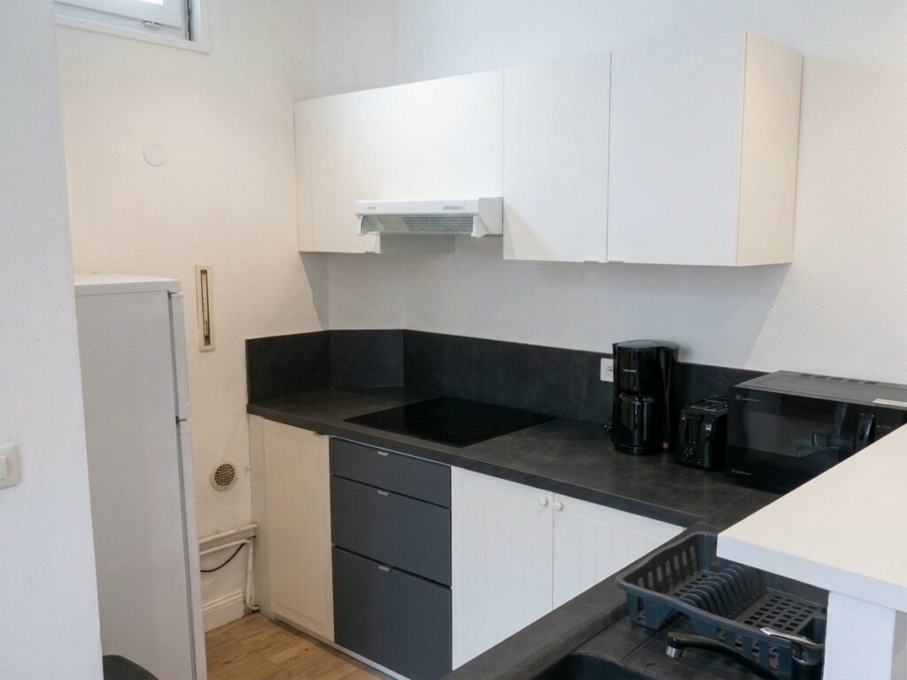 Joli 2 pièces meublé 40 m² – RDJ au calme sur cour – Levallois proche Neuilly (rue Kléber). — photo 4
