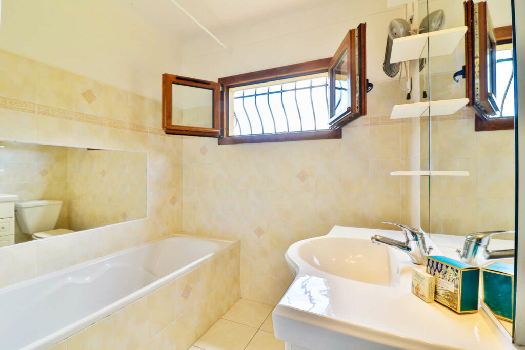 Garden-Level Furnished Apartment in Le Bar-sur-Loup — photo 15