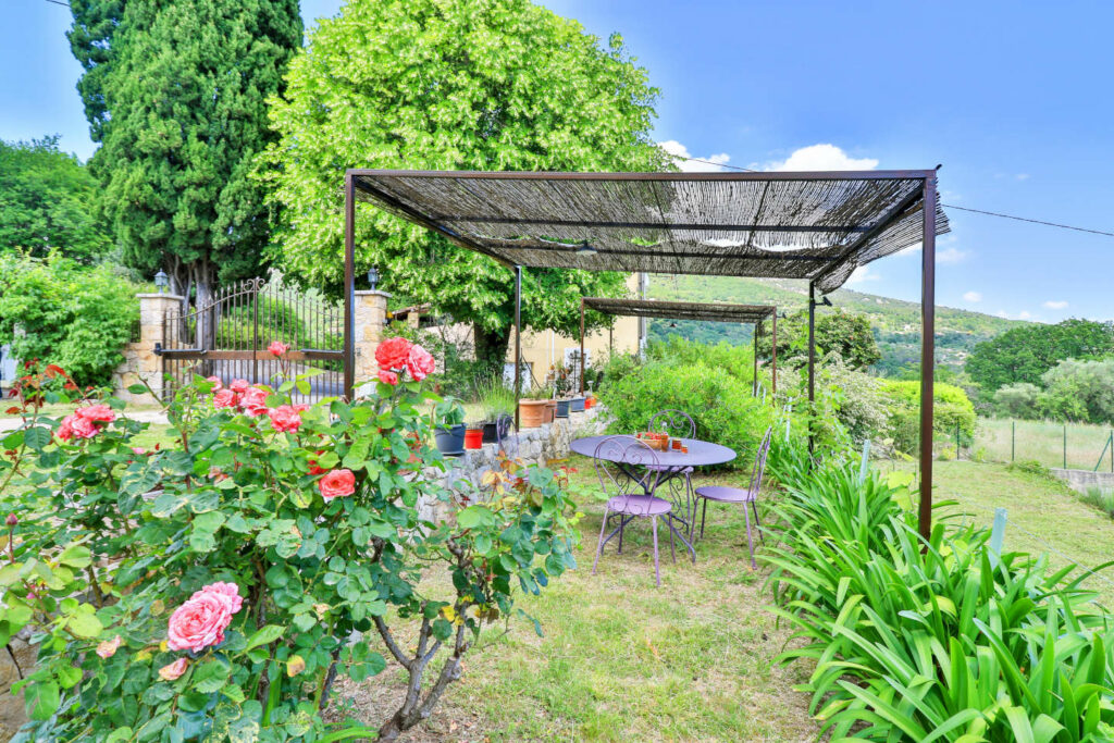 Garden-Level Furnished Apartment in Le Bar-sur-Loup — photo 5