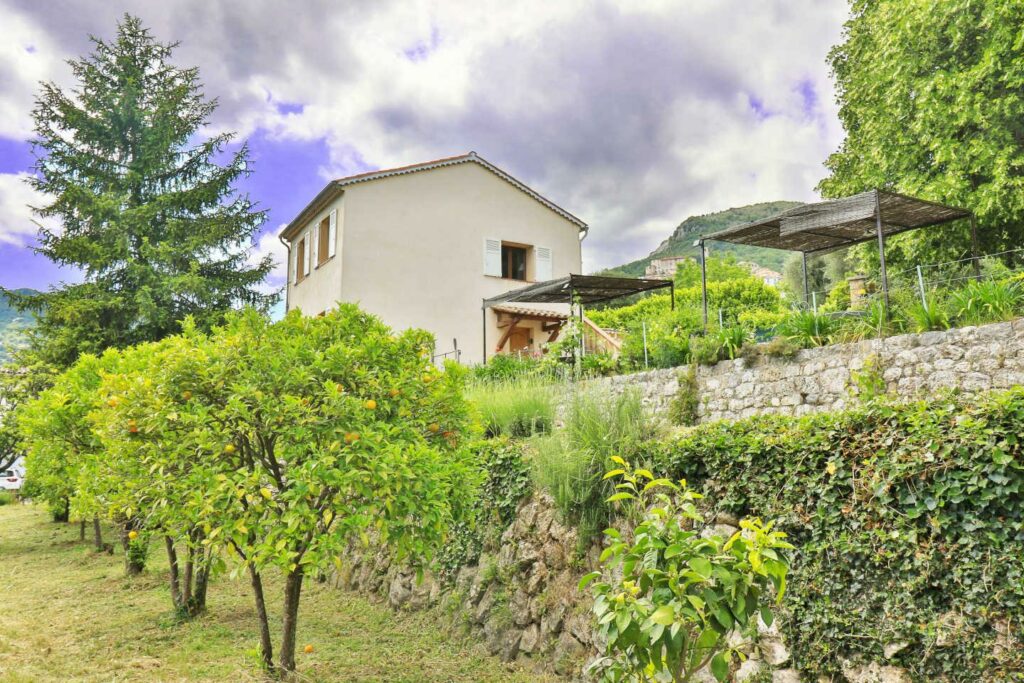 Garden-Level Furnished Apartment in Le Bar-sur-Loup — photo 6