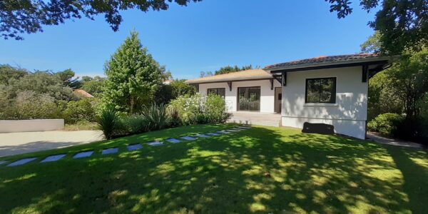 Belle villa moderne rénovée avec piscine à Arcachon / Moulleau