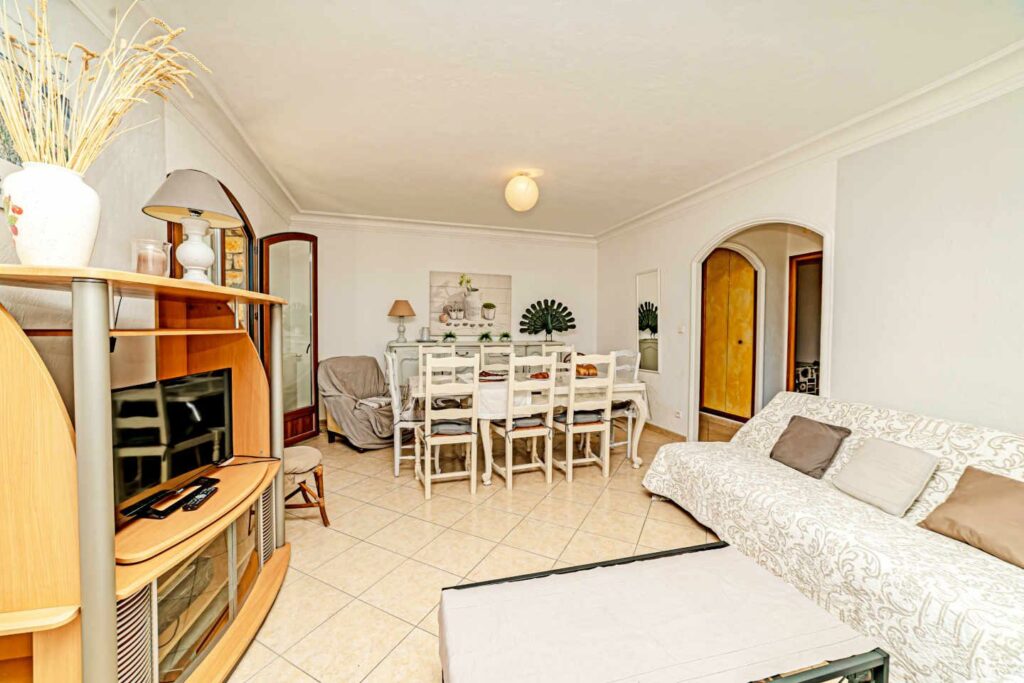 2-Bedroom Apartment with Garden in Le Bar-sur-Loup — photo 12