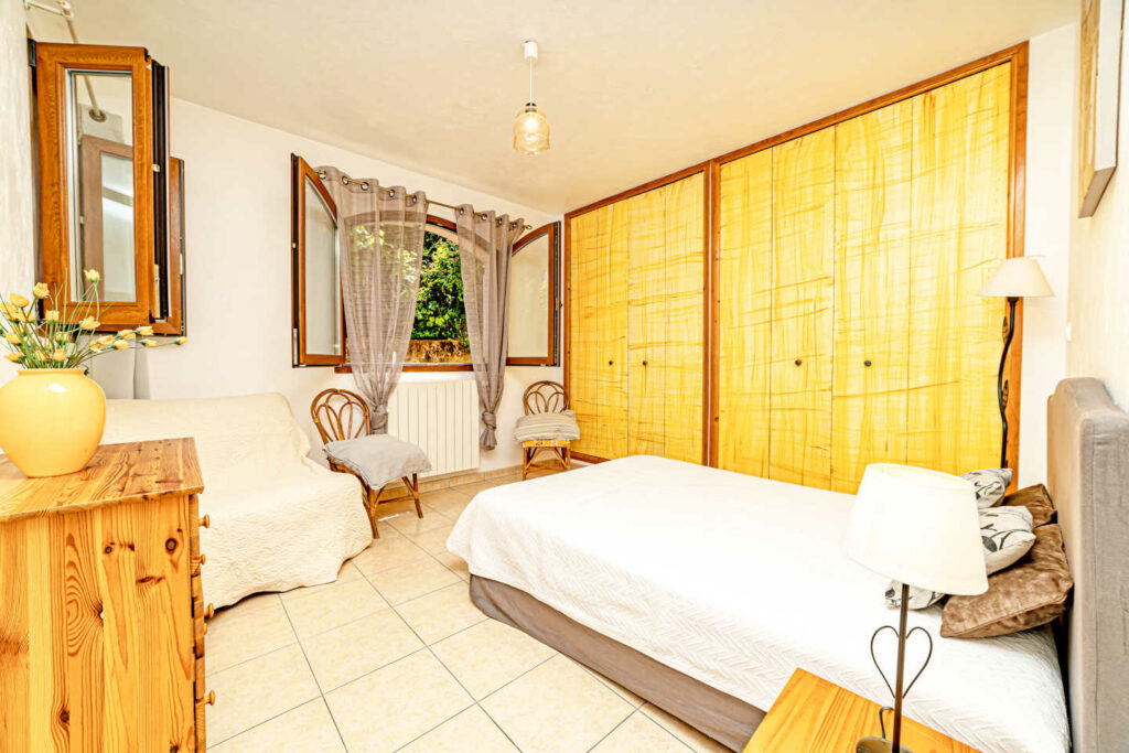 2-Bedroom Apartment with Garden in Le Bar-sur-Loup — photo 14