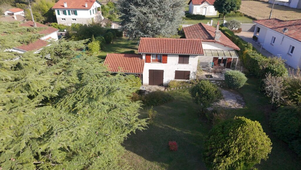 Maison calme avec grand jardin – foret, rivière, village en Dordogne — photo 9