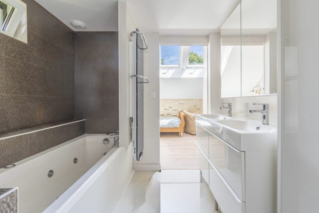 Maison tout confort avec piscine — photo 13