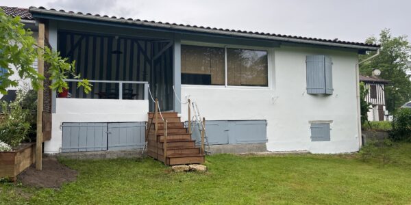Maison landaise typique dans les Landes