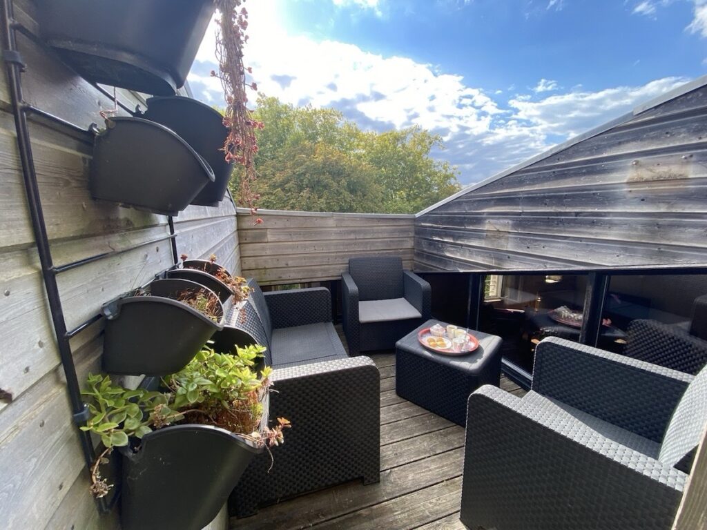 Duplex meublé à Blaye – 102 m² avec terrasse sur les toits et vue estuaire — photo 2