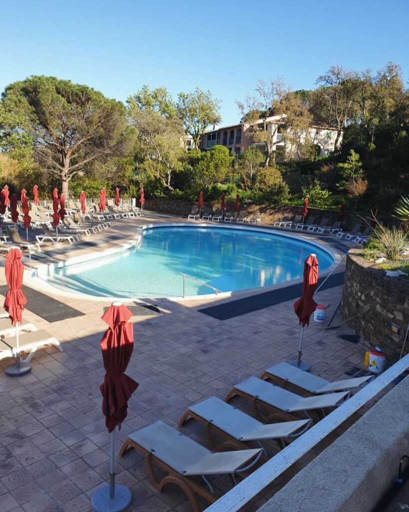 Furnished house of 65 m² in Grimaud – Furnished House in Grimaud – 65 m² in Gated Estate with Pools – photo 3