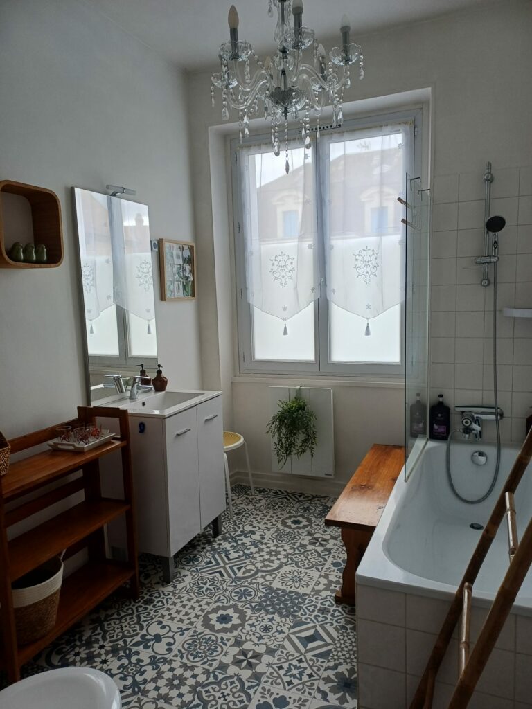 85 m² House with Enclosed Garden – Rouffignac-Saint-Cernin-de-Reilhac — photo 13