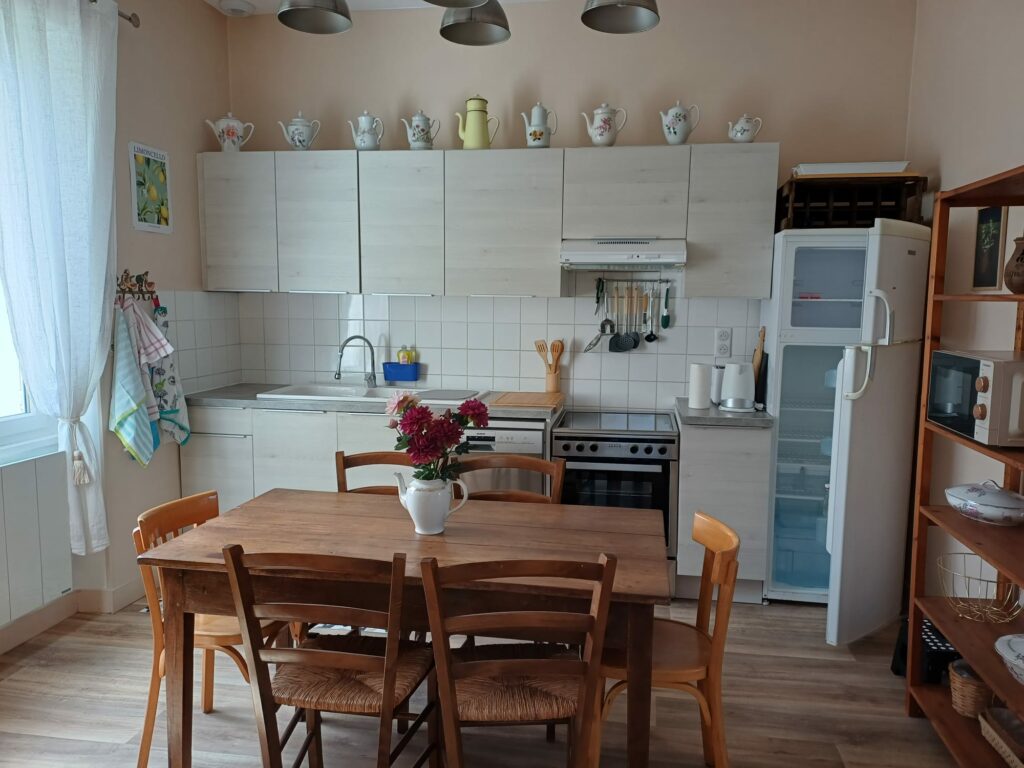 85 m² House with Enclosed Garden – Rouffignac-Saint-Cernin-de-Reilhac — photo 8