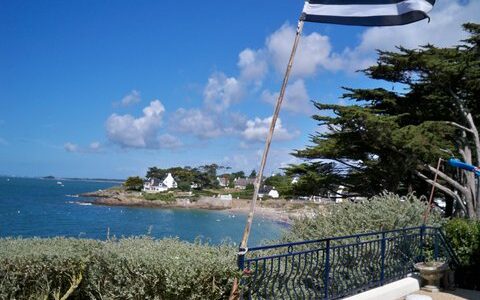 Beachfront Home 100 Meters from the Beach in Arzon