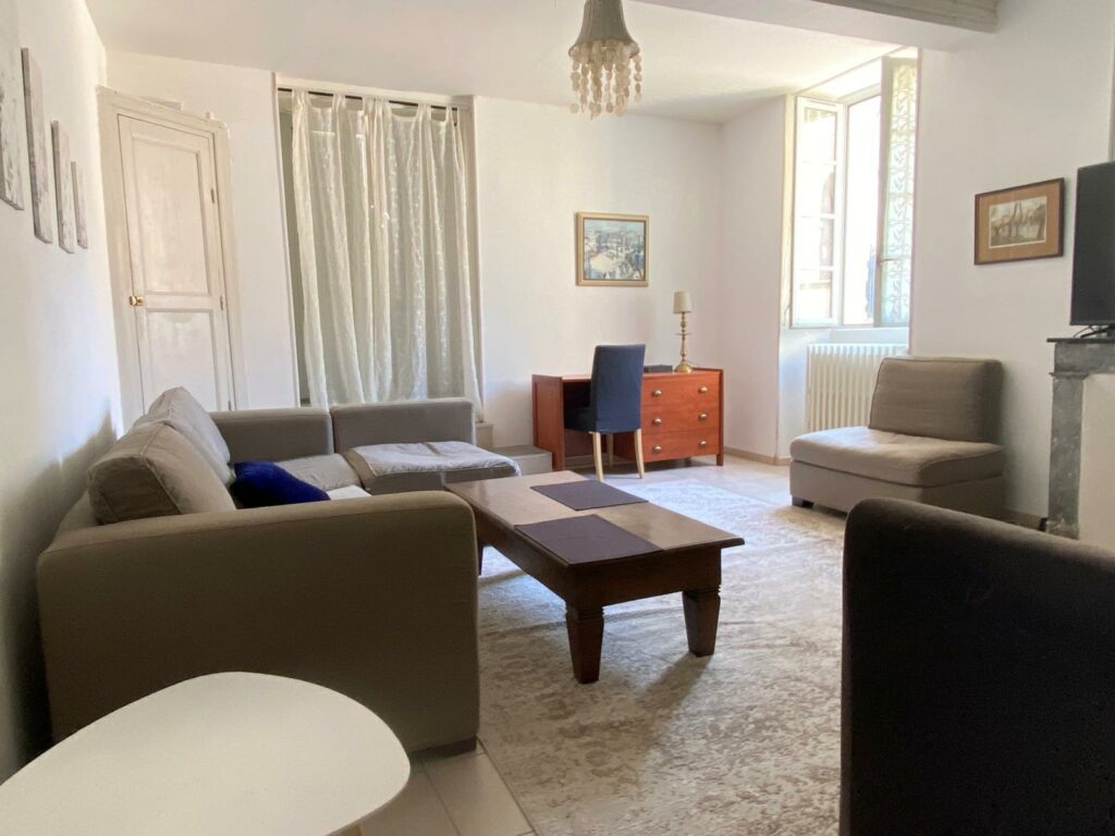 150 m² Character House with Garden in Chalais — photo 10