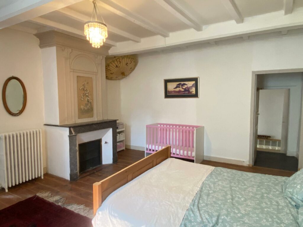 150 m² Character House with Garden in Chalais — photo 2