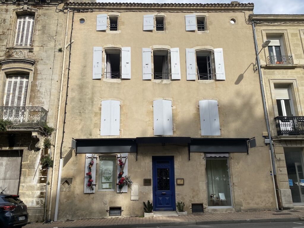 Duplex meublé à Blaye – 102 m² avec terrasse sur les toits et vue estuaire — photo 16