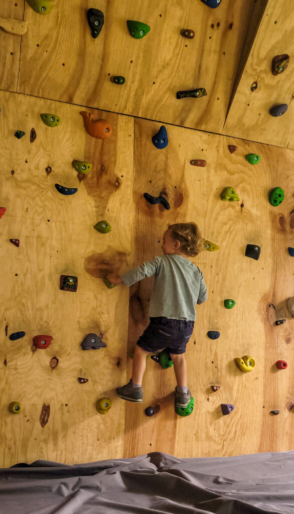 5-Bedroom Family House with Climbing Room in Lüe — photo 45
