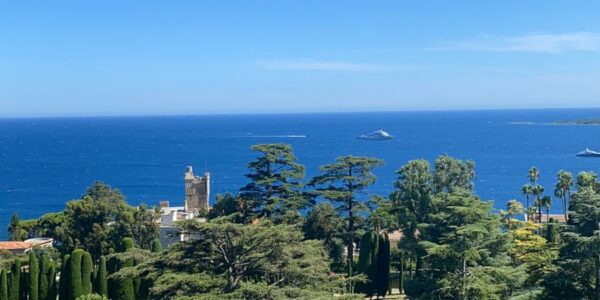 3-Bedroom Sea View Apartment with Pool & Tennis in Cannes