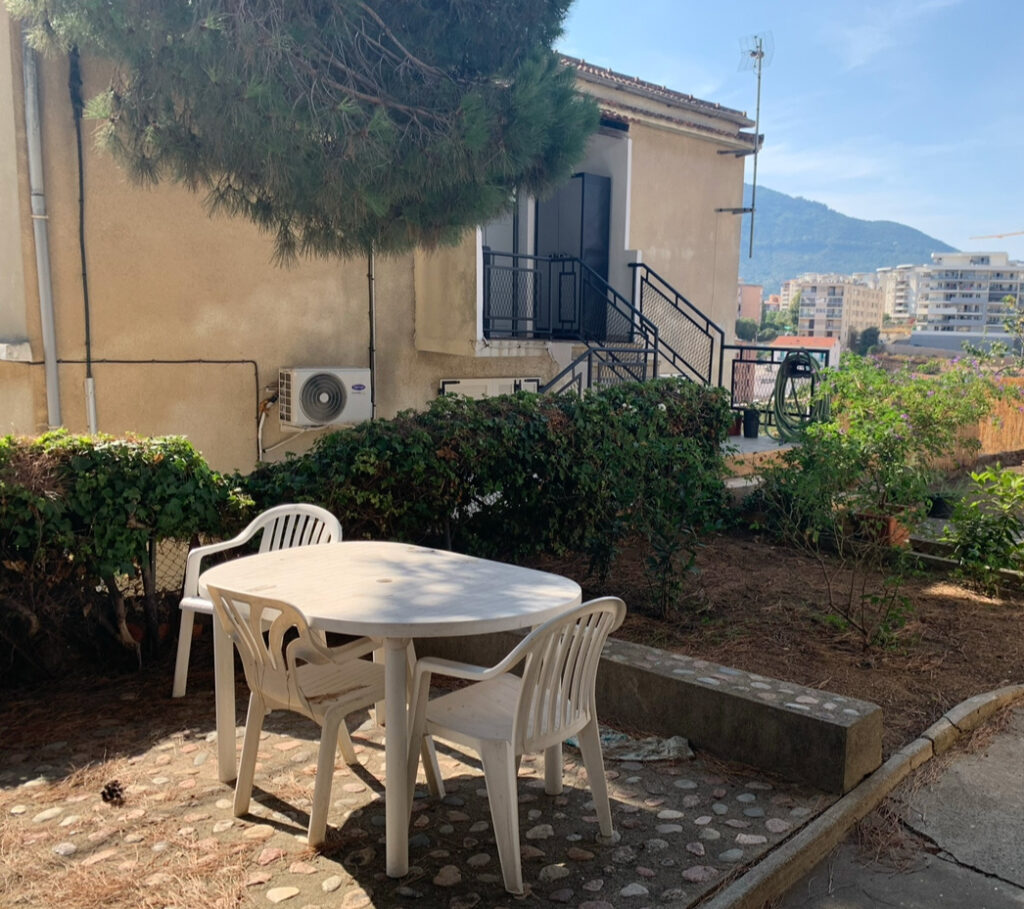 Jolie maison de ville à Ajaccio — photo 1
