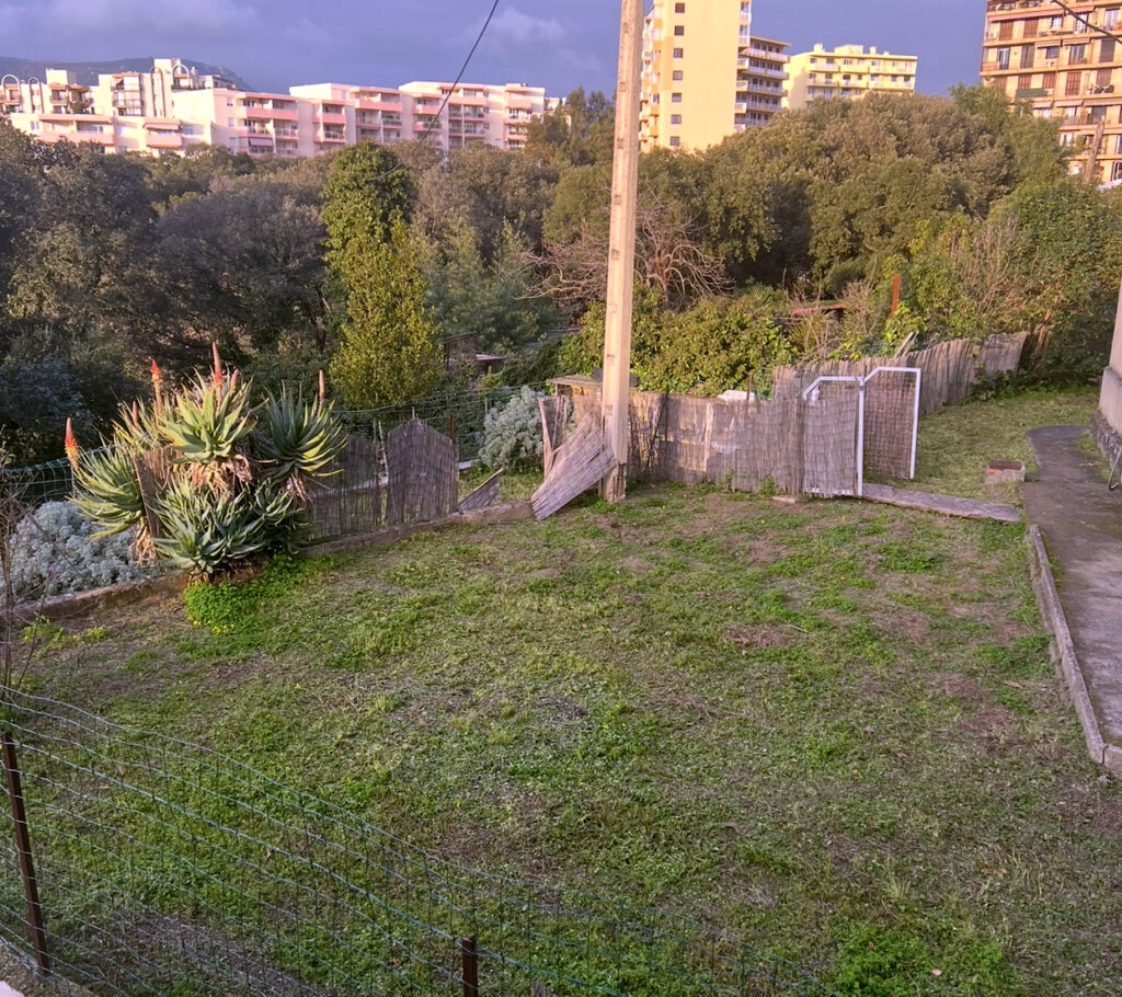 Jolie maison de ville à Ajaccio — photo 3