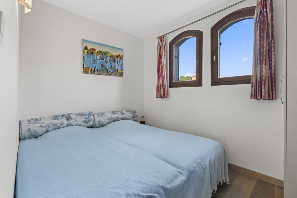 Appartement meublé à Saint-Tropez – résidence calme avec piscine — photo 2