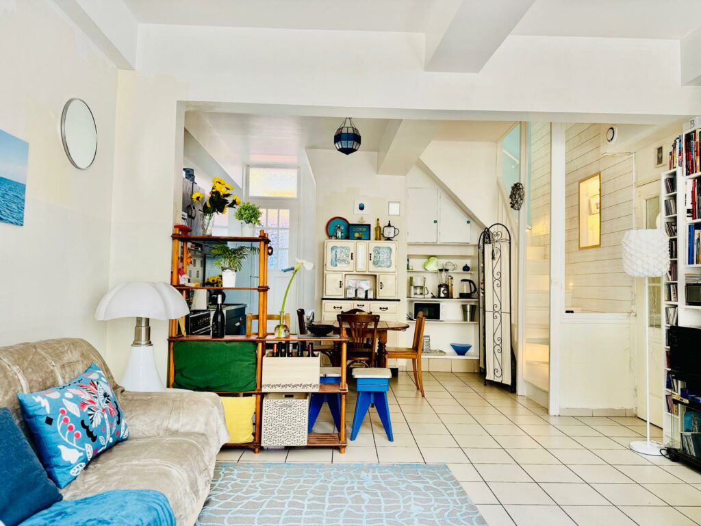 Fully Renovated 2-Bedroom House in Central Étaples — photo 1