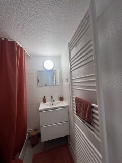 2-Bedroom House with Private Garden in Arès — photo 5