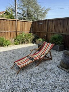 2-Bedroom House with Private Garden in Arès — photo 8