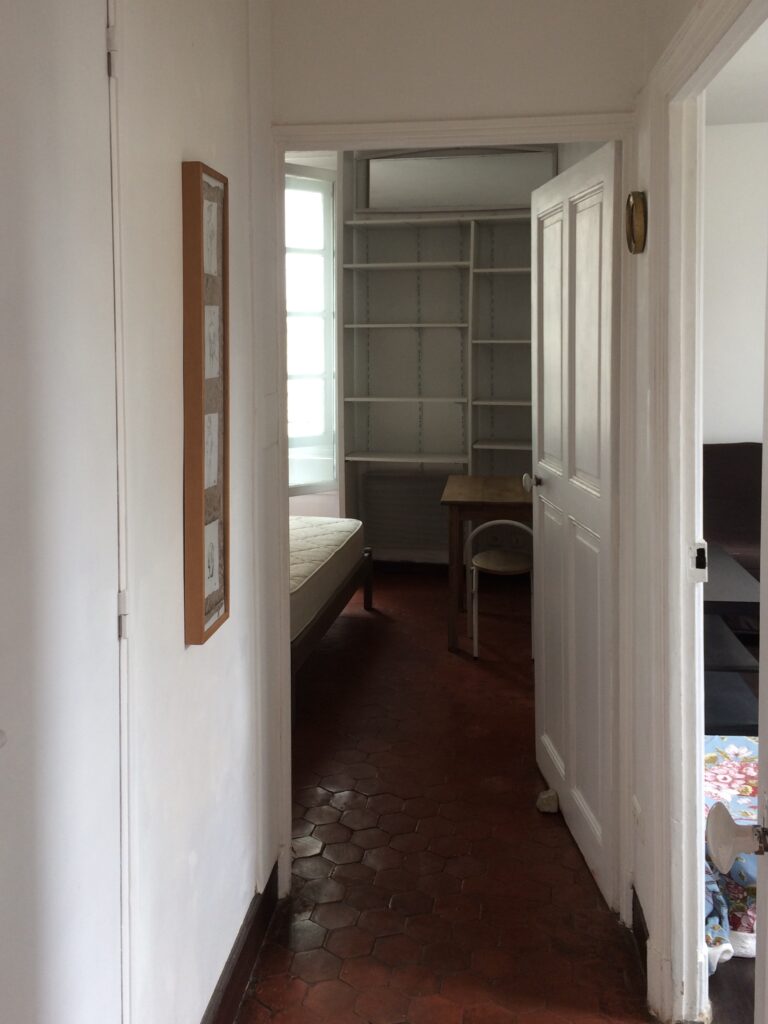 Appartement meublé 56 m² – Avignon intra-muros, place des Corps Saints — photo 7