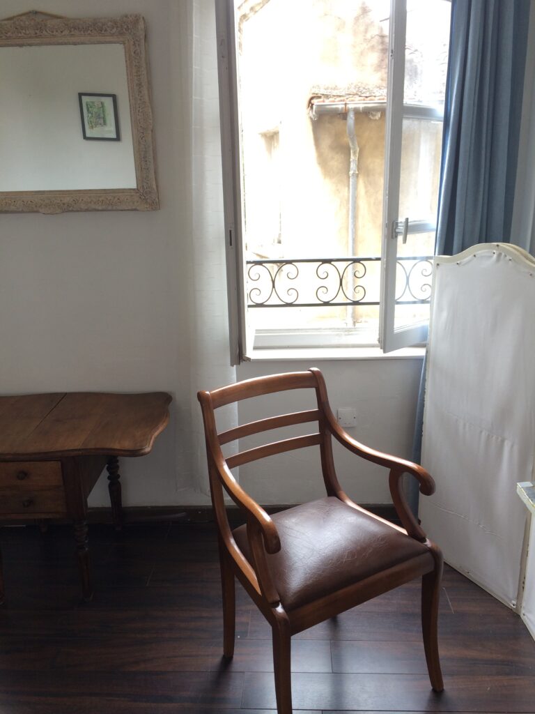 Appartement meublé 56 m² – Avignon intra-muros, place des Corps Saints — photo 6