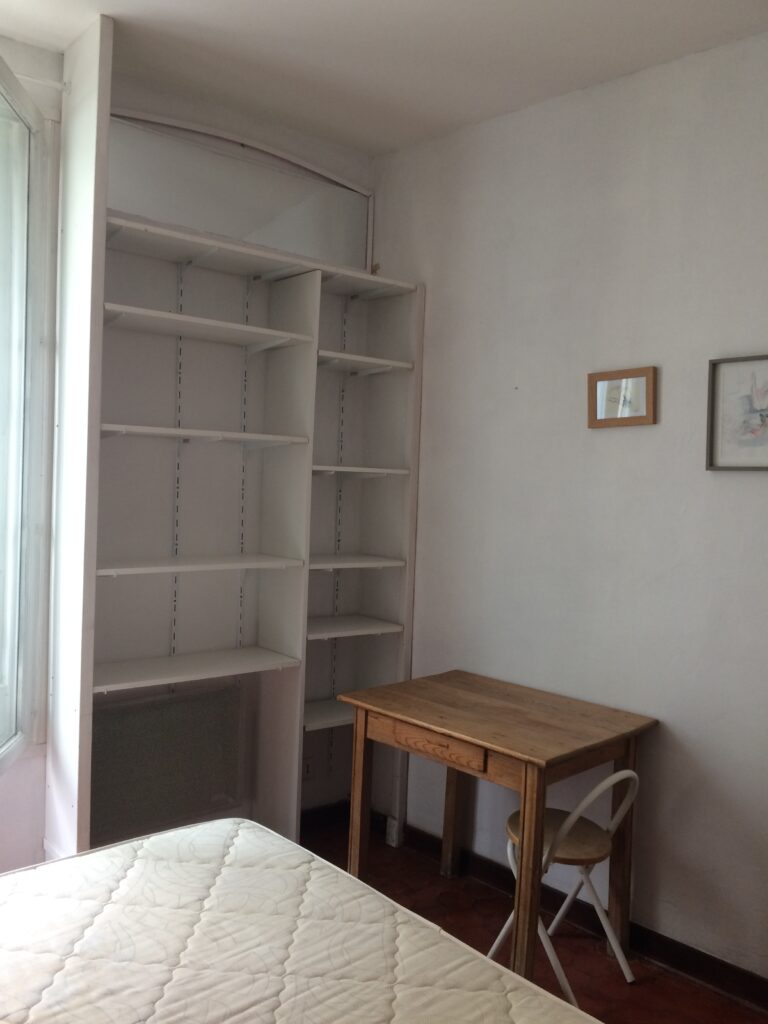 Appartement meublé 56 m² – Avignon intra-muros, place des Corps Saints — photo 15