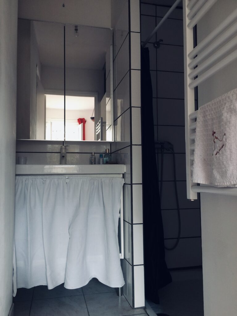 Appartement meublé 56 m² – Avignon intra-muros, place des Corps Saints — photo 20