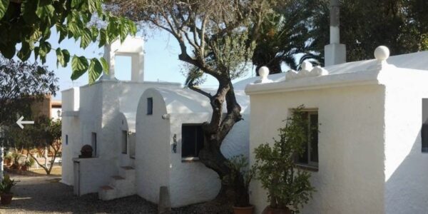 Maison en Espagne, au bord de la mer, au calme avec piscine