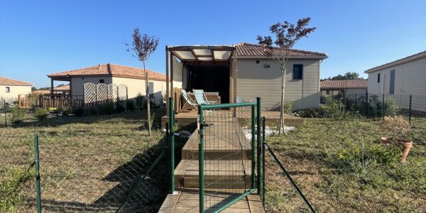 Chalet 56 m² climatisé avec piscine (animaux acceptés) jardin clôturé