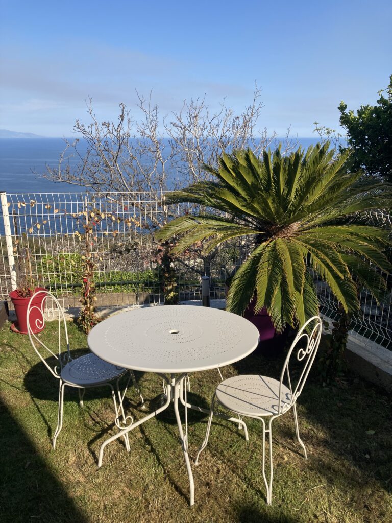 Studio meublé en pierres apparentes au Cap Corse – vue mer — photo 6