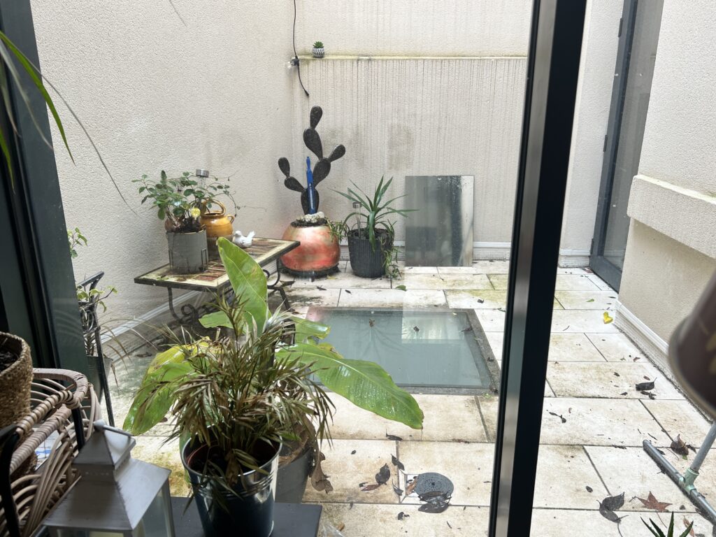 Cozy 100 m² Apartment with Patio in Bordeaux Chartrons — photo 3