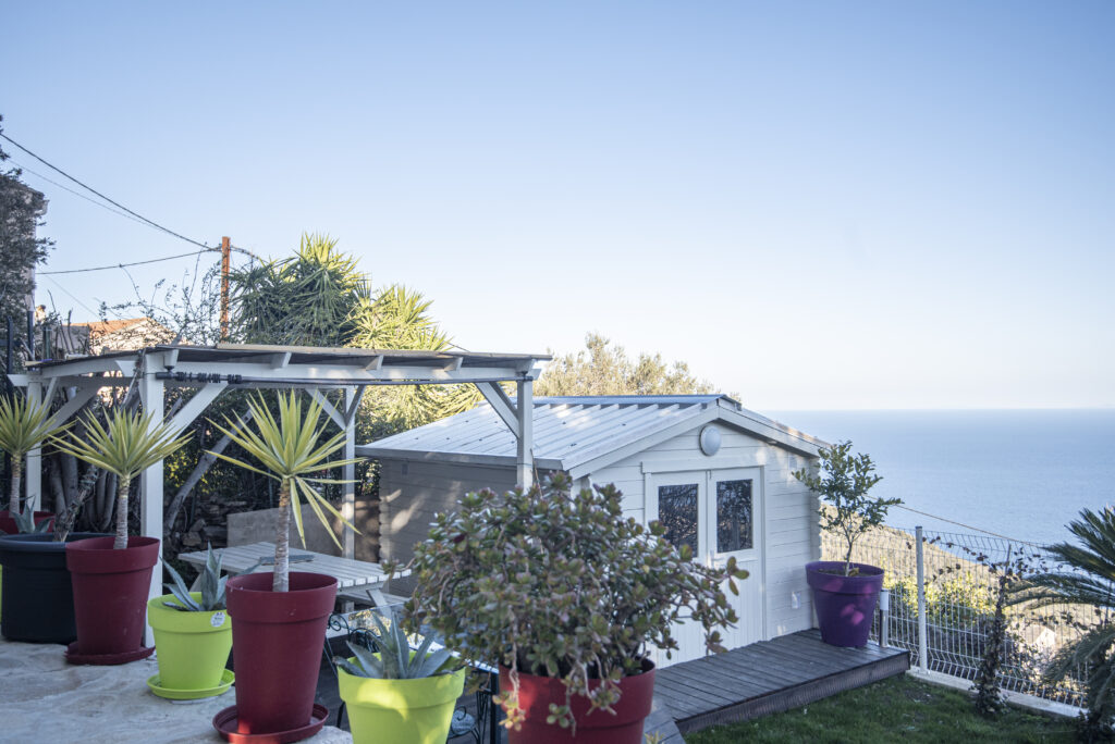 Studio meublé en pierres apparentes au Cap Corse – vue mer — photo 5
