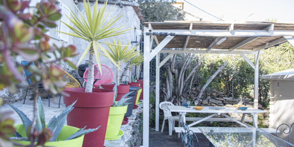 Joli studio aux pierres apparentes Cap Corse