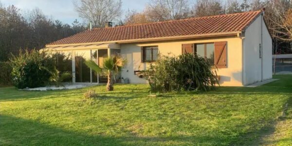 Detached House with Pool in Marsas, Gironde