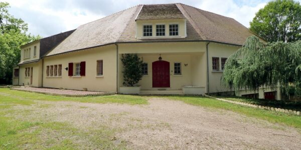 10-Bedroom Villa with Garden at the Edge of Sologne · Vierzon