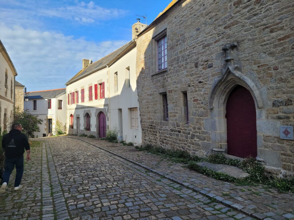 Bel appartement avec terrasse et vue au pied du village de Pont-Croix — photo 25