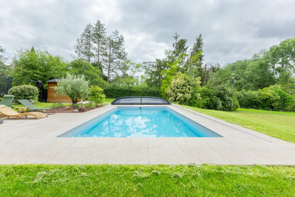 Proche Blois, magnifique et grande longère avec piscine — photo 12