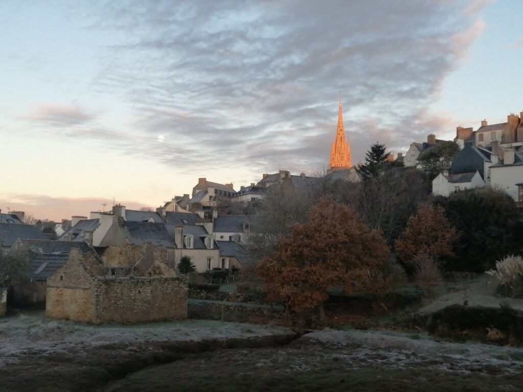 Bel appartement avec terrasse et vue au pied du village de Pont-Croix — photo 16