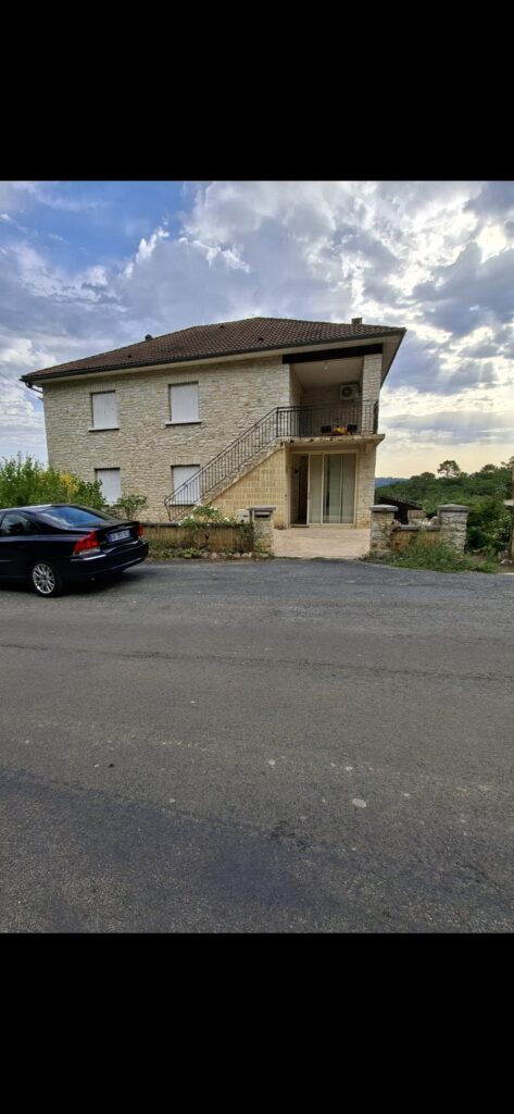 3-Bedroom Apartment with Stunning Views & Garden near Sarlat — photo 1