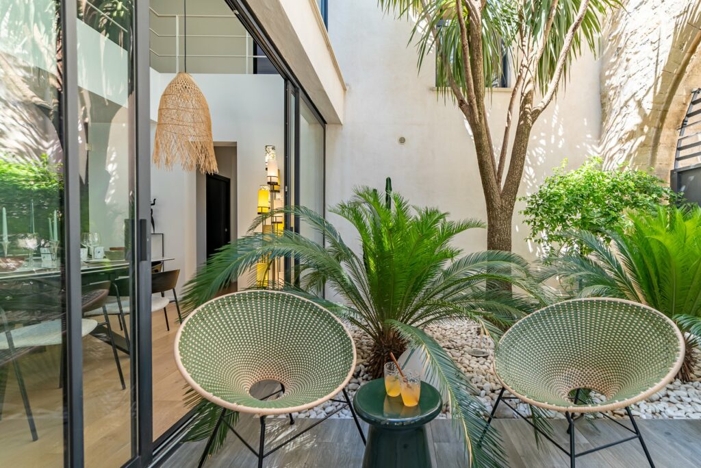 Villa d’architecte loft & arts avec piscine, jacuzzi et salle de sport à 15 mn de Nîmes — photo 9