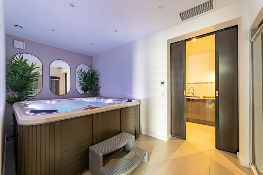 Villa d’architecte loft & arts avec piscine, jacuzzi et salle de sport à 15 mn de Nîmes — photo 16