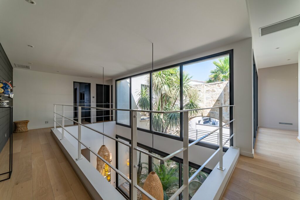 Villa d’architecte loft & arts avec piscine, jacuzzi et salle de sport à 15 mn de Nîmes — photo 15