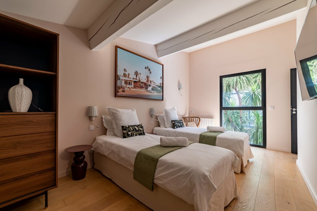Villa d’architecte loft & arts avec piscine, jacuzzi et salle de sport à 15 mn de Nîmes — photo 14