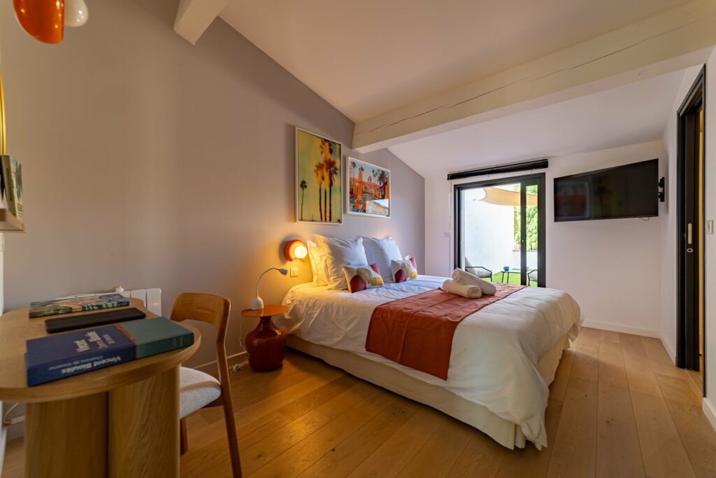 Villa d’architecte loft & arts avec piscine, jacuzzi et salle de sport à 15 mn de Nîmes — photo 12