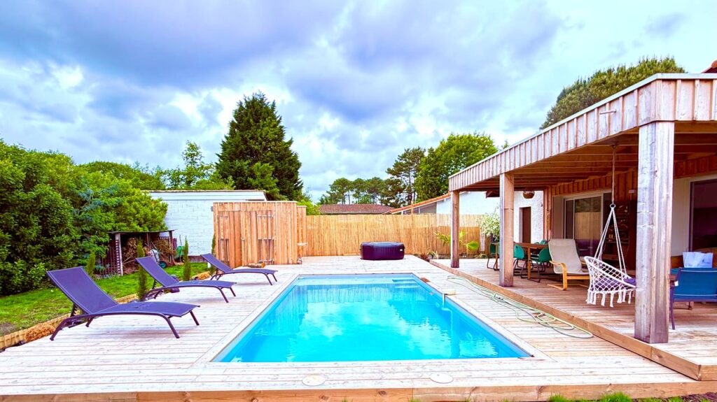 Renovated 150 m² House with Heated Pool in Arès — photo 1