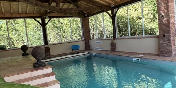300 m² House with Heated Pool in Marquefave